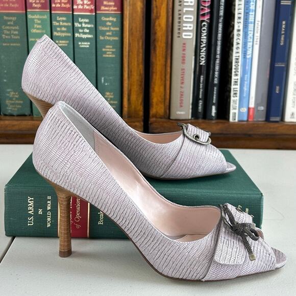 NWOT Linea Paolo Leather Snakeskin Peep Toe Buckle and Bow Old Money Pump Sz 8 - Picture 1 of 9